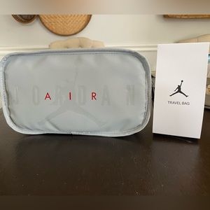 Jordan Dopp Kit
Toiletry Bag (2.9L)